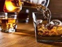 बिना लाइसेंस शराब परोसने पर होगी एफआईआर दर्ज