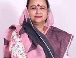 हाथरस में आंधी-बारिश व ओलावृष्टि से तबाही, किसानों की फसलें चौपट