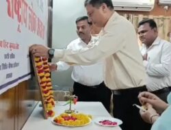 जनपद न्यायालय परिसर में राष्ट्रीय लोक अदालत का किया गया आयोजन