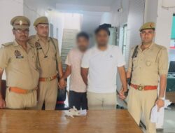 थाना सादाबाद पुलिस द्वारा थाना सादाबाद क्षेत्रान्तर्गत आगरा अलीगढ रोड पर चन्द्रा फार्म हाउस के पास हुई सनसनीखेज गोली मारकर हत्या की घटना में जिला कारागार अलीगढ मे निरूद्ध 02 अभियुक्तों को पुलिस कस्टडी रिमाण्ड(पी0सी0आर0)