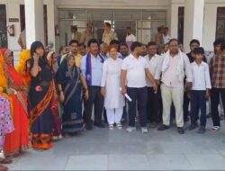 जुल्म के खिलाफ आवाज संगठन के राष्ट्रीय अध्यक्ष पर हुए हमले को लेकर समर्थकों में भारी आक्रोश,एसपी ऑफिस पहुंचकर दिया प्रार्थना पत्र