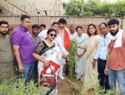 विश्व पर्यावरण दिवस एवं मुख्यमंत्री योगी आदित्यनाथ जी के जन्मदिवस पर नगर पालिका परिषद हाथरस द्वारा वृक्षारोपण एवं जागरूकता कार्यक्रम आयोजित