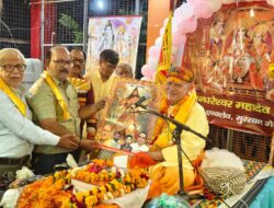 बसुन्धरा एन्क्लेव मुरसान गेट हाथरस पर रामायण पाठ का नवम पुराण पाठ जिले के प्रसिद्ध विद्वान पंडित बागीश जी महाराज की ओजपूर्ण वाणी