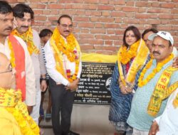 पालिका अध्यक्ष श्रीमती श्वेता चौधरी ने वार्ड संख्या-13 में सी.सी. इंटरलॉकिंग टाइल एवं नाली निर्माण कार्य का किया लोकार्पण