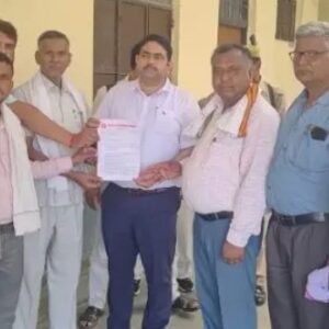 ई-रजिस्ट्री प्रक्रिया के विरोध में अधिवक्ताओं ने एसडीएम को सौंपा ज्ञापन