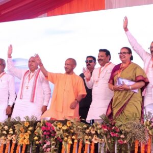 548 करोड़ की सौगात, हाथरस से विपक्ष पर गरजे योगी  अयोध्या, मथुरा, कानून-व्यवस्था और आपातकाल के मुद्दे पर विपक्ष को घेरा, किसानों व स्थानीय उत्पादों के विकास का भरोसा