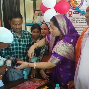 सासनी के भोजगढ़ी में हुआ दिव्यांग सशक्तिकरण संस्था कार्यालय का भव्य शुभारंभहवन-पूजन के साथ हुआ उद्घाटन, मूक-बधिर को भेंट की कान की मशीन