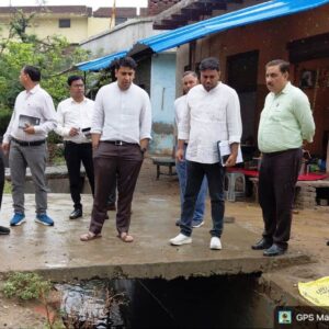 डीएम ने परखी शहर की जल निकासी व्यवस्था, नालों की सफाई व अतिरिक्त पंप लगाने के दिए निर्देश