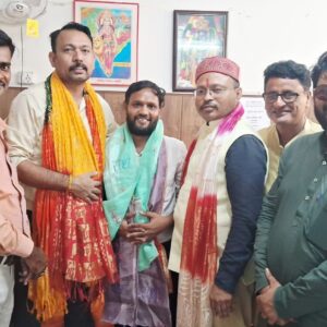 राष्ट्रीय अधिकार मोर्चा के प्रतिनिधिमंडल ने लखनऊ में राष्ट्रीय अध्यक्ष से की मुलाकातसंगठन विस्तार, यूजीसी नियमावली और हाथरस की संगठनात्मक तैयारियों पर हुई चर्चा