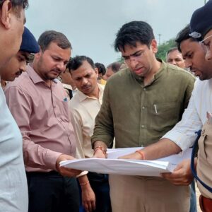 Hathras दाऊजी महाराज मेले की तैयारियों का डीएम-एसपी ने लिया जायजाप्रवेश-निकासी के अलग मार्ग, पार्किंग और वैकल्पिक रास्ते होंगे विकसित; स्थायी व्यवस्थाओं पर जोर