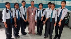 हाथरस। एमएलडीवी काॅलेज में मेंहदी प्रतियोगिता में हाथों पर छात्राओं ने उकेरी प्रतिभा