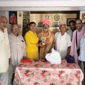Hathras; पावस ऋतु गोष्ठी में ऋषि कुमार कौशिक का सम्मान
