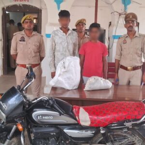 Hathras; वाहन चोरी और दुकान में सें धमारी के दो आरोपी गिरफ्तार