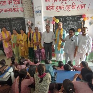 हाथरस ; ग्राम पंचायत परसारा के पूर्व माध्यमिक विद्यालय परसारा मे धूम धाम से शिक्षक दिवस मनाया