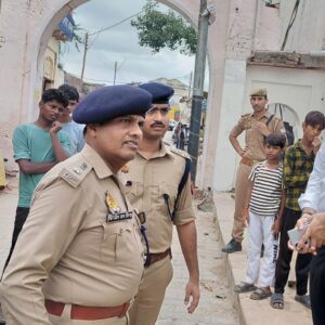 हाथरस; श्री दाऊजी महाराज राजकीय मेले की तैयारियों को लेकर जिलाधिकारी ने मेला परिसर का भ्रमण कर किया निरीक्षण