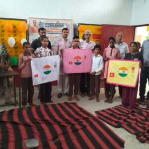Hathras; चित्रकला से बच्चों की रचनात्मक प्रतिभा का निखार : आशीष सेंगर