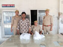 Hathras;33 टन अवैध आतिशबाजी निर्माण सामग्री बरामद, दो गिरफ्तार दीपावली से पहले पुलिस का विशेष अभियान, 25 टन पोटाश और आठ टन गंधक पकड़ा