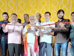 Hathras;गांव विघैपुर में भव्य श्रीरामलीला महोत्सव शुरू,रामलीला का उदघाटन करते चौधरी अर्जुन सिंह व भाजपा जिलाध्‍यक्ष प्रेम सिंह कुशवाहा