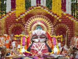 Hathras;नवरात्र के पहले दिन मां शैलपुत्री की पूजा को मंदिरों में उमड़े श्रद्धालु