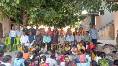 Hathras;सेवा भारती के बाल संस्कार केंद्रों पर  100 बच्चों को बांटे उपहार